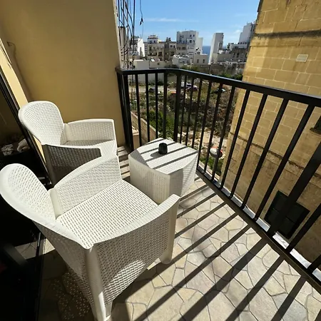 Apartment 3 Bedroom Apart In St Julians Malta *