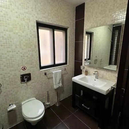 Apartment 3 Bedroom Apart In St Julians Malta *